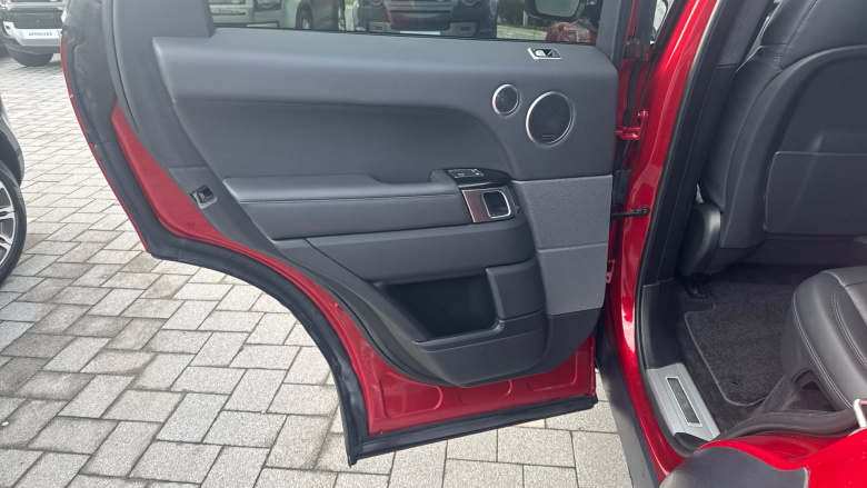 Land Rover Range Rover Sport 3.0 D300 Autobiography Dynamic 5dr Auto Diesel Estate